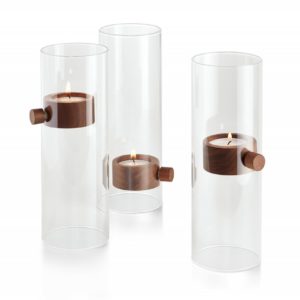 Ein Glas mit Teelicht