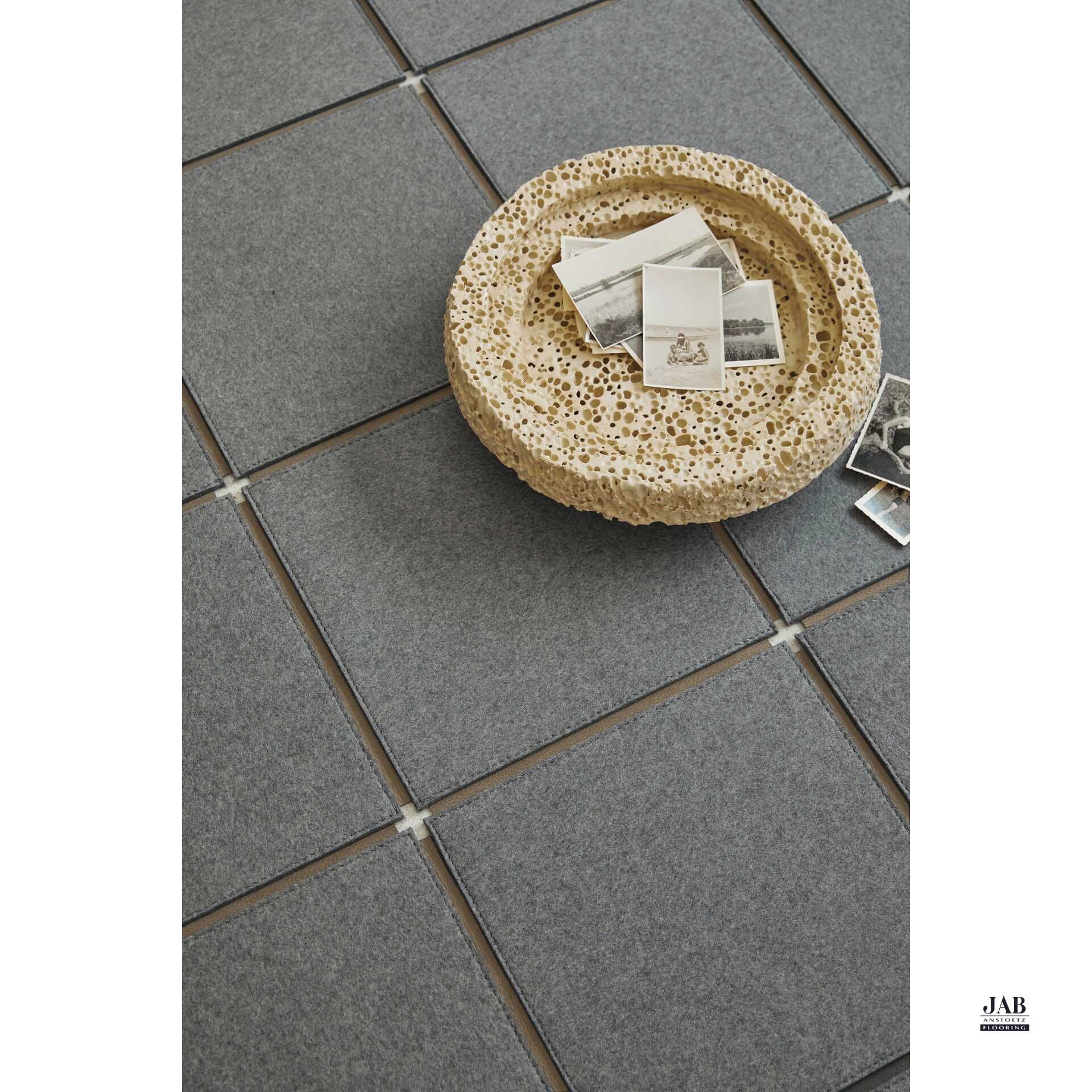 Diese Bild Zeigt einen FILZ Teppich aus der FELT COUTURE Kollektion