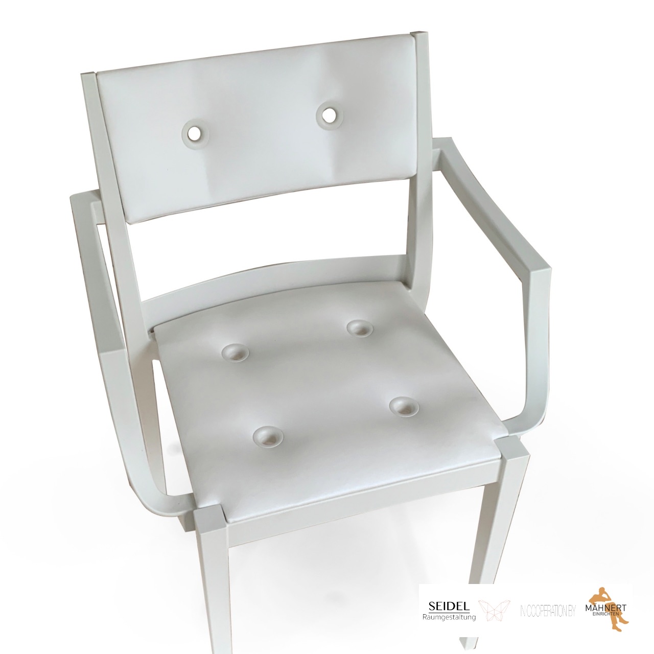 Dieses Bild zeigt den Outdoor Stuhl von Dedeon & Starck