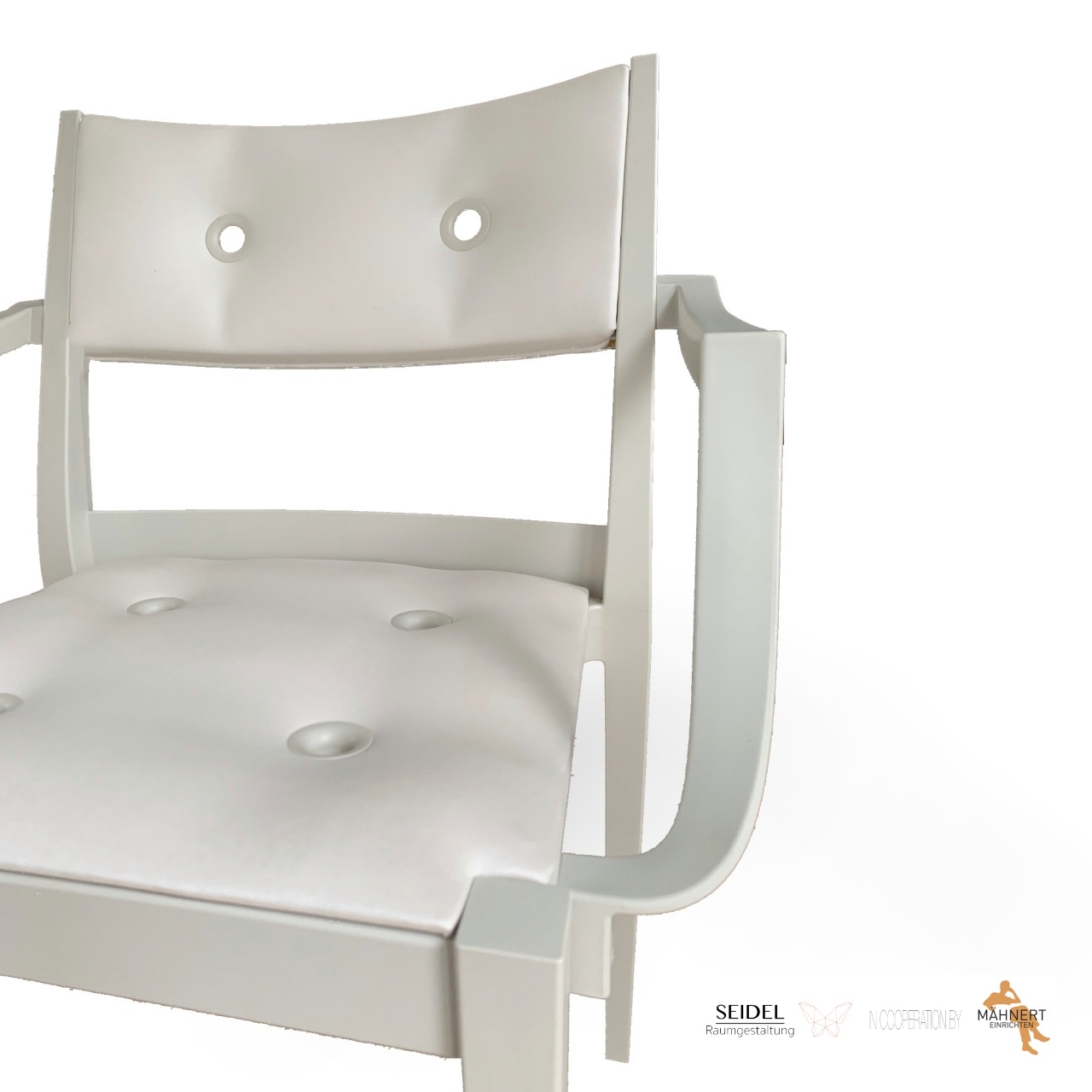Dieses Bild zeigt den Outdoor Stuhl von Dedeon & Starck
